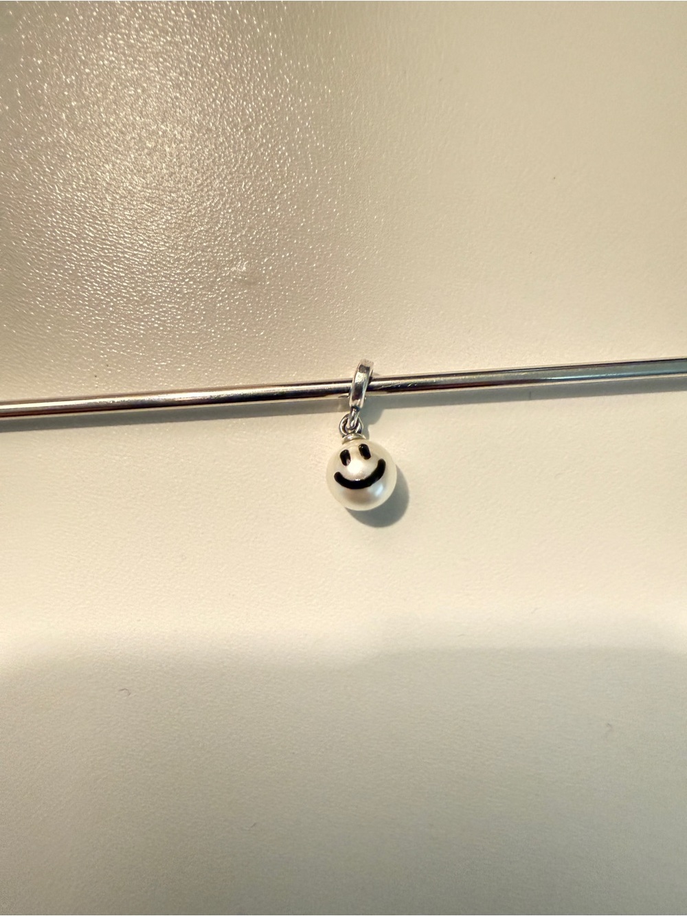 Smiley Pearl Charm Pendant in White and Black ME CHARM